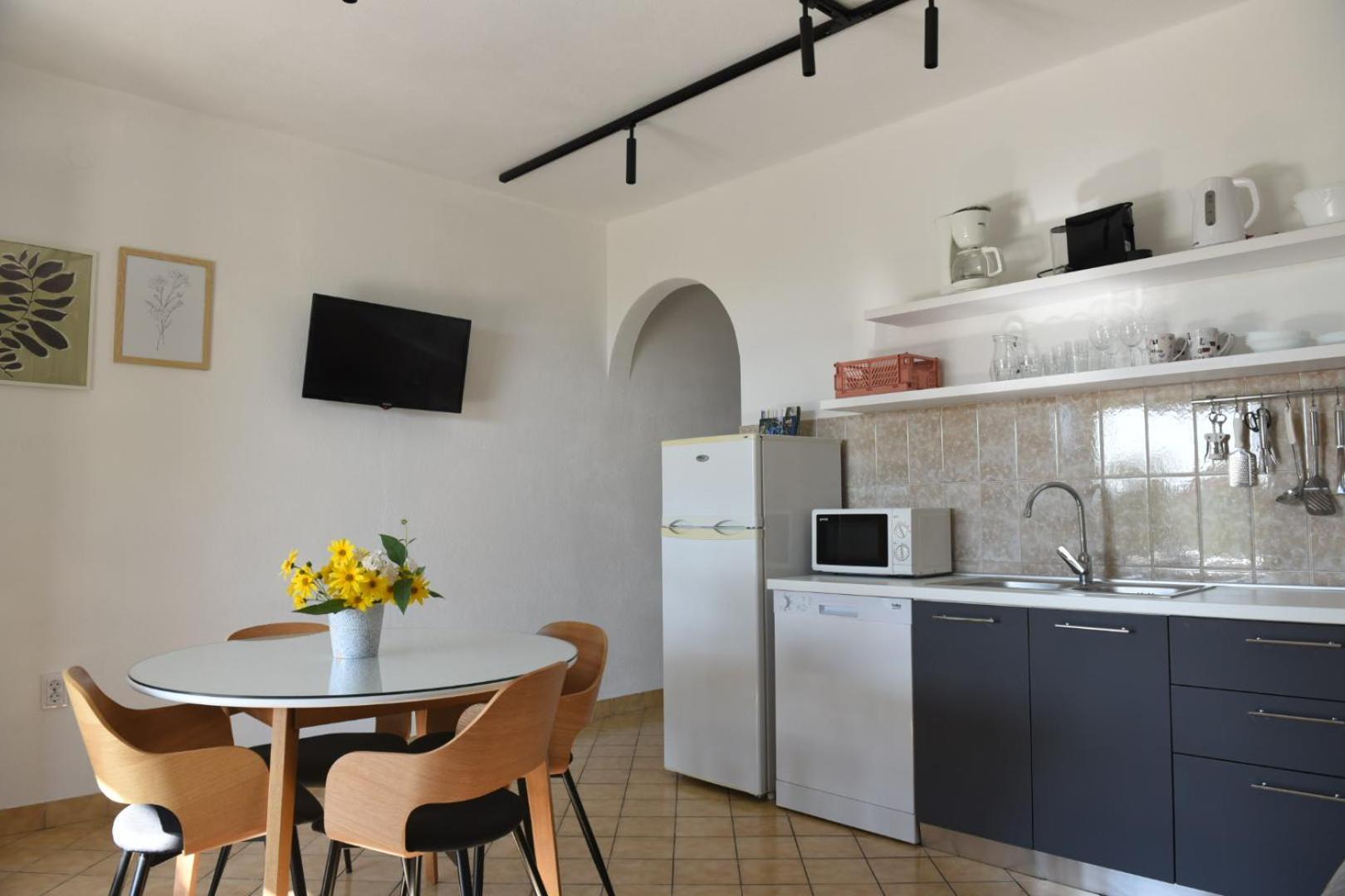 Apartments Podbarje Бол Экстерьер фото
