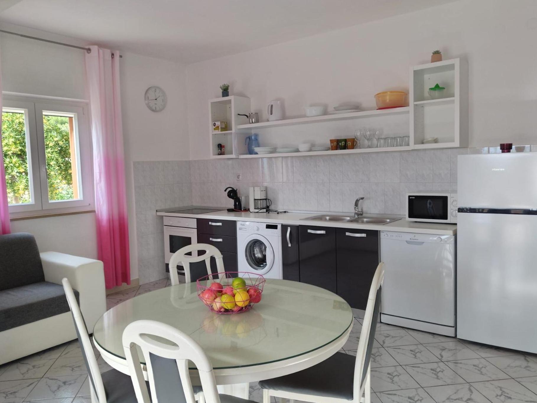 Apartments Podbarje Бол Экстерьер фото